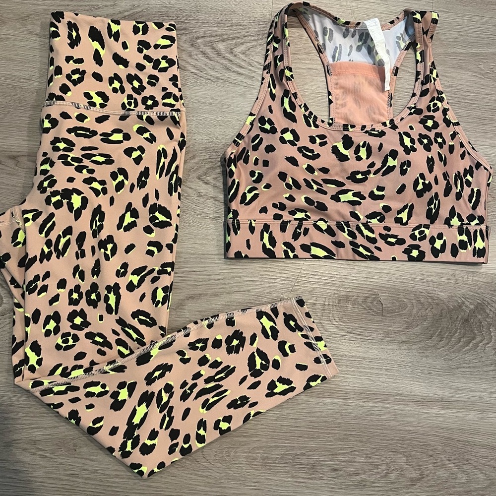 Fabletics Active Nude & Neon Leopard 7/8 Leggings/Sport Bra Set, Women Medium